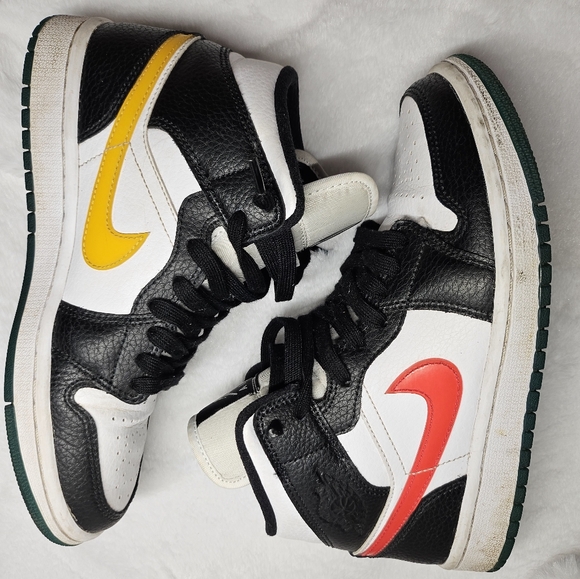 WMNS Nike Air Jordan 1 Mid “Alternate Swoosh” - Picture 1 of 5